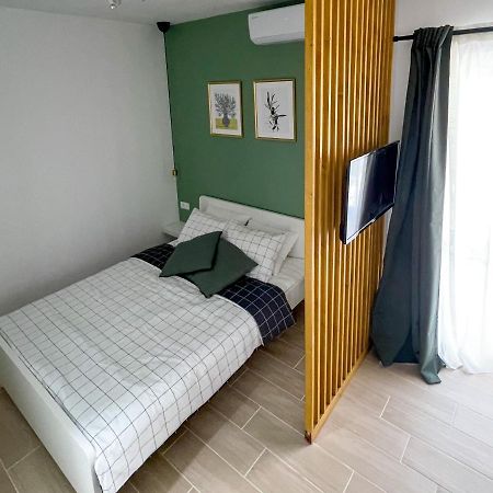 Modern Studio Overlooking Downtown Makarska Extérieur photo